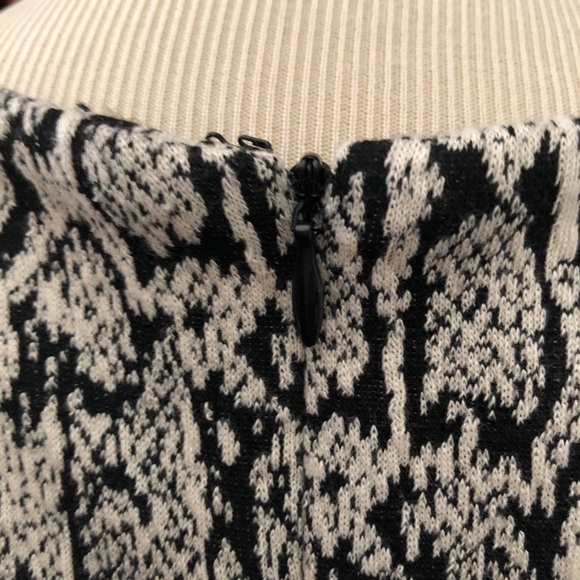 Calvin Klein Dress Black and White Animal Print Dress Size 8P - Picture 9 of 10
